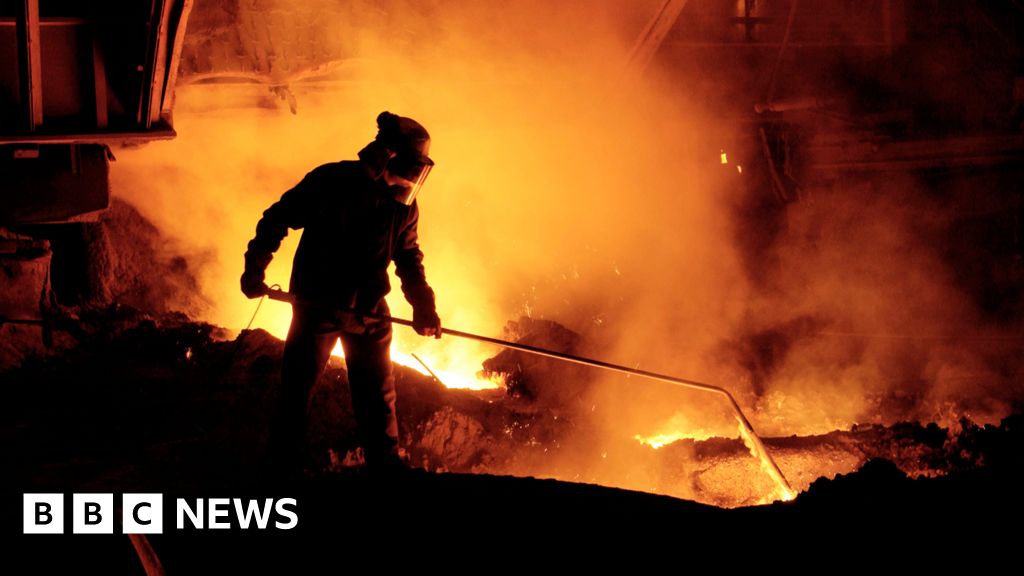 Tata Steel: Port Talbot steelworks gets £500m by UK government - BBC News