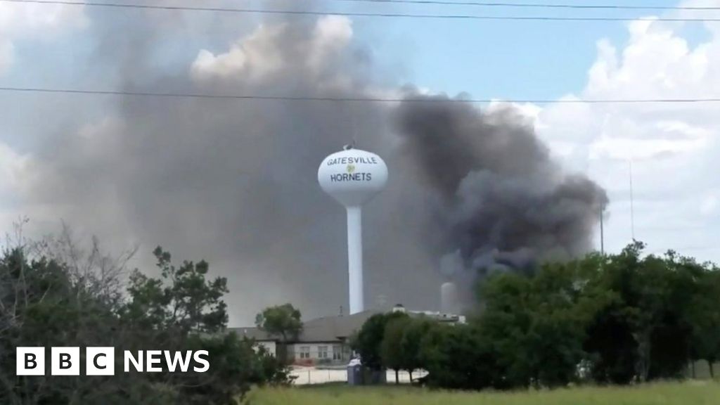 Deadly explosion strikes Texas hospital