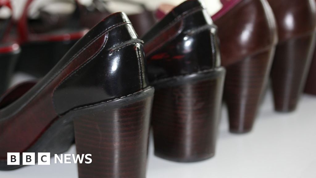 Is your workplace dress code sexist? BBC News