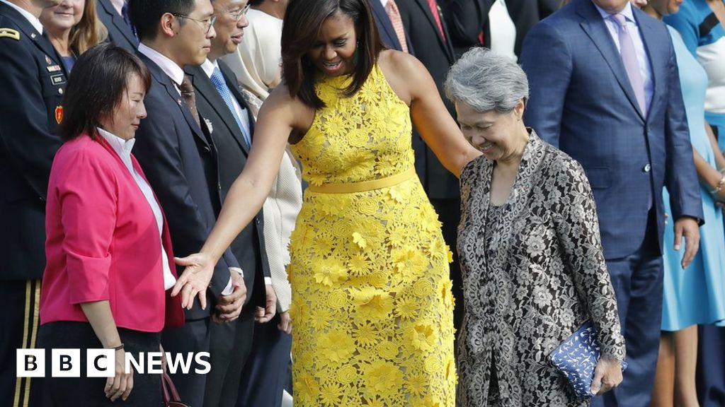 Ho Ching Singapore Pm S Wife Chooses 11 Pouch For State Visit Bbc News