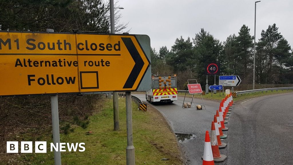 M1 Crash In Nottinghamshire Leads To Hours Of Delays Bbc News 2766