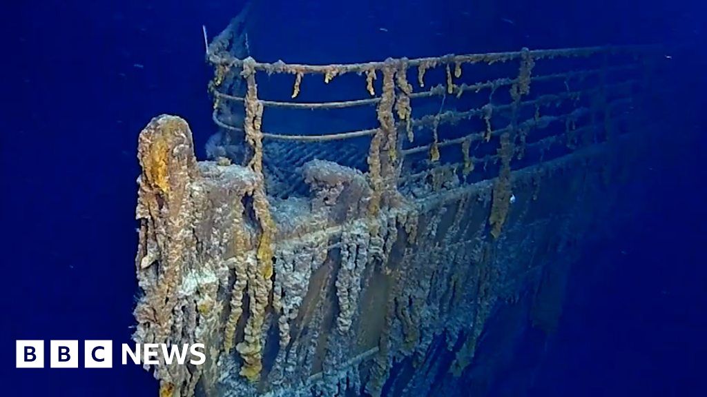 Sub dive reveals Titanic wreck is deteriorating - BBC News