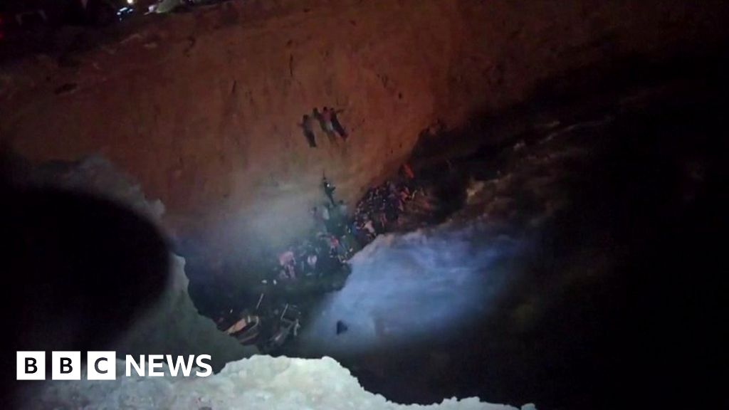 Greek cliff rescue in double migrant tragedy off Lesbos and Kythira