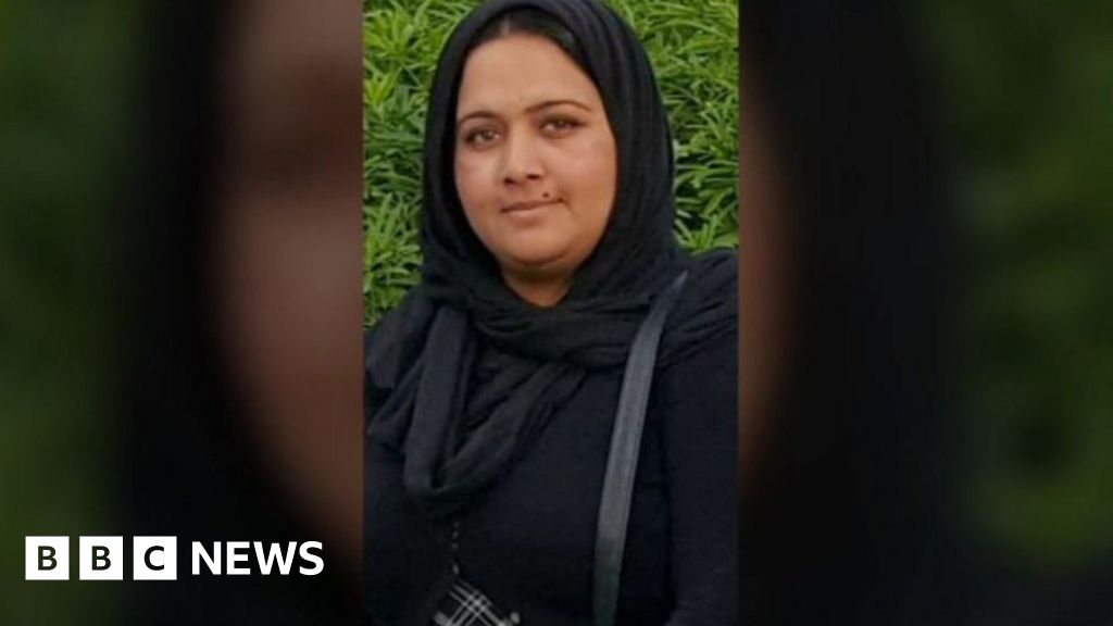 Luton deaths Coroner casts doubt over hammer murder case BBC News