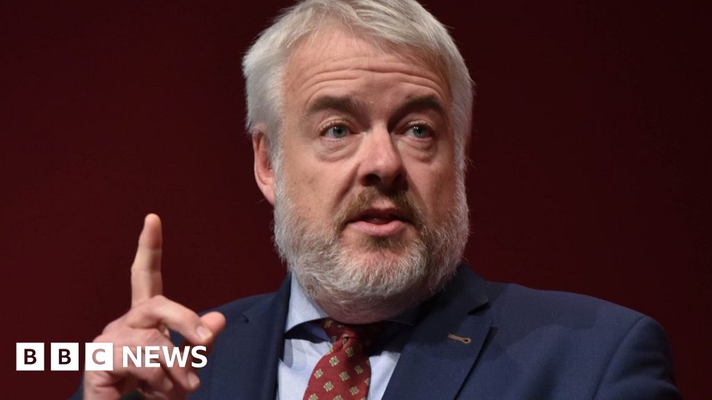 Gething has lessons to learn, says ex-FM Carwyn Jones