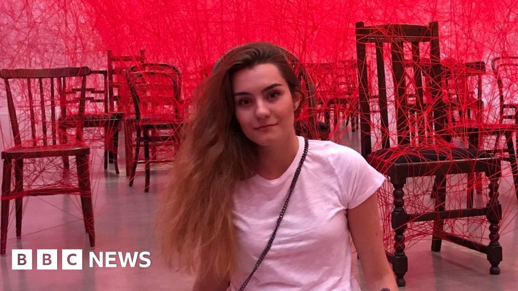 Sofia Sapega: Belarus Ryanair plane arrest student appeals for pardon