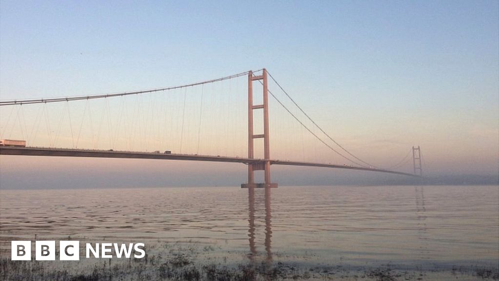 Storm Eunice Humber Bridge completely closed for a time