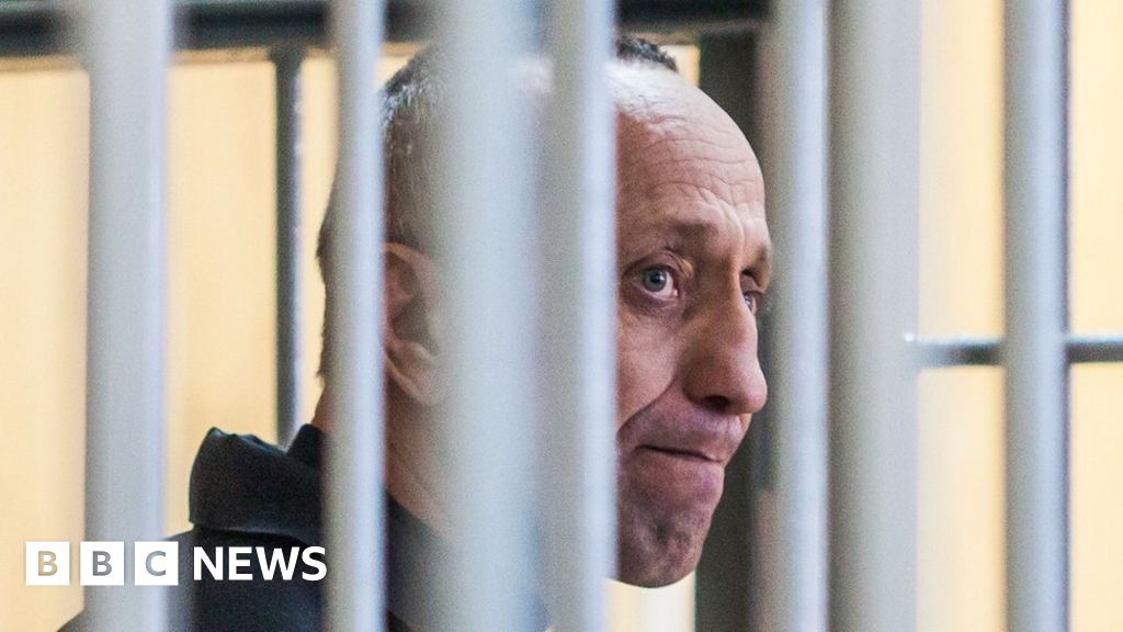 Mikhail Popkov: Russian ex-cop jailed for 56 more murders - BBC News