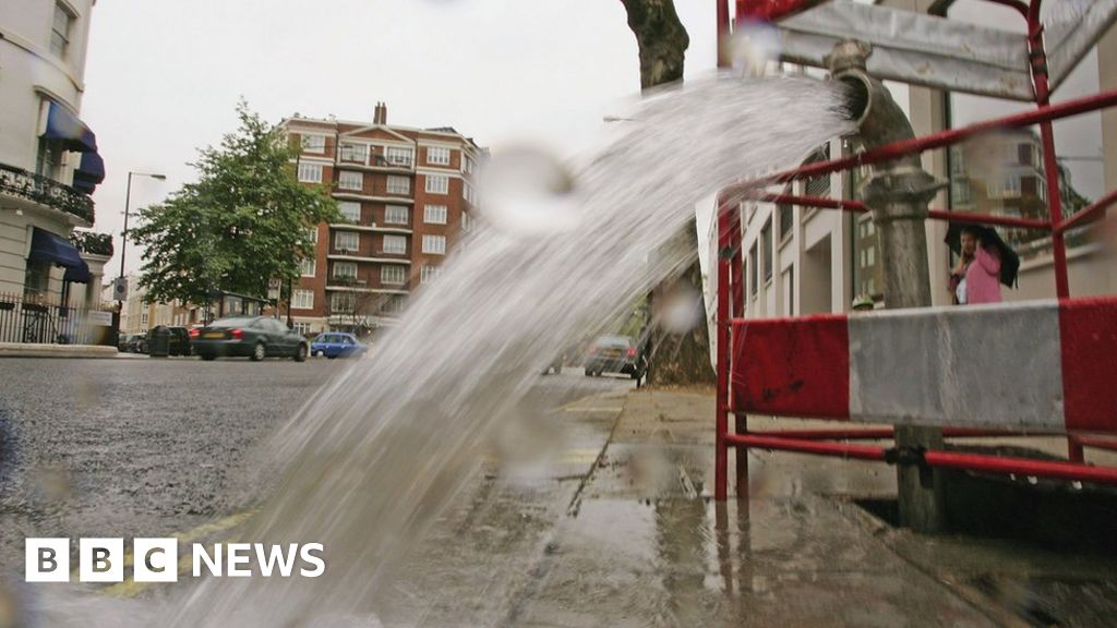 London 'facing water crisis', report claims - BBC News