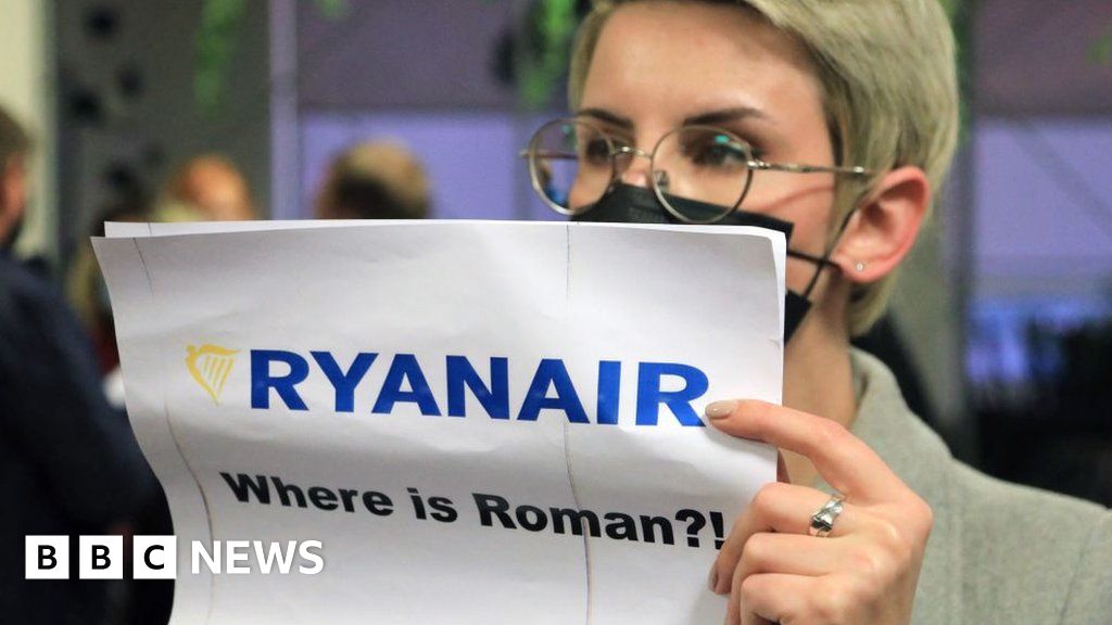 Ryanair plane: Western powers voice outrage at plane 'hijacking'