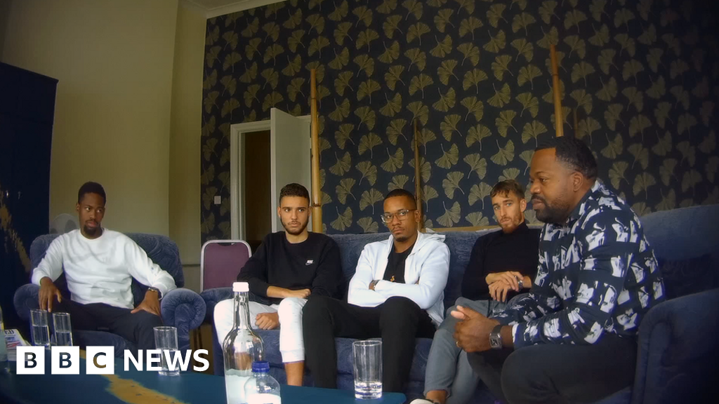 Footballers agree to spot-fix matches for undercover reporter