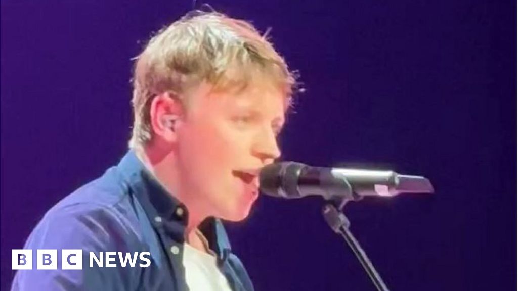 Bar singer who stepped in for Olly Murs at Take That gig says 'it's been madness' - BBC News