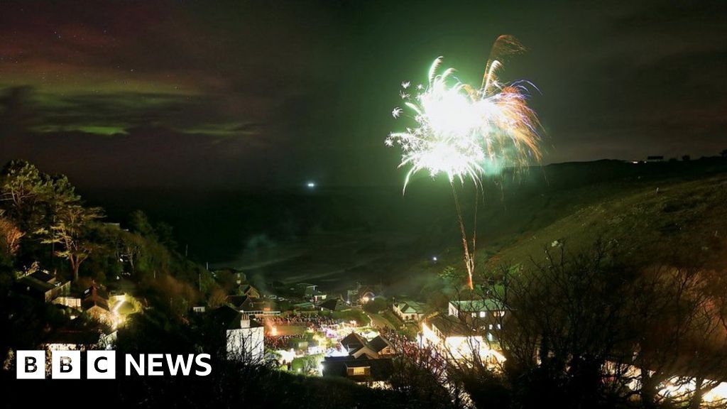 St Agnes: 'Rogue' firework fired into crowd at display 
