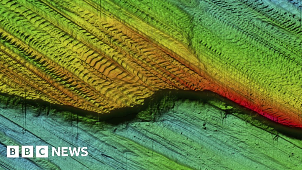 Climate change: 'Stunning' seafloor ridges record Antarctic retreat - BBC N