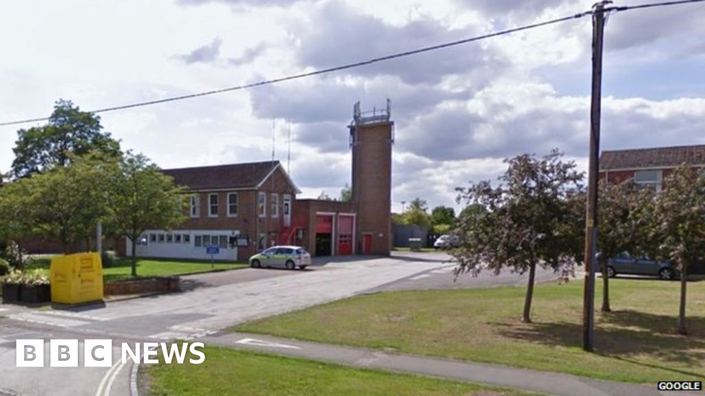 Car blaze outside Bicester fire station 'suspicious' BBC News