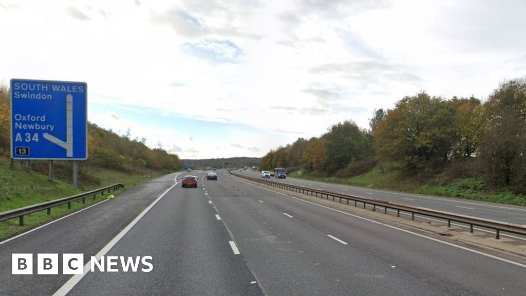 Berkshire motorway reopens after early morning diesel spill BBC