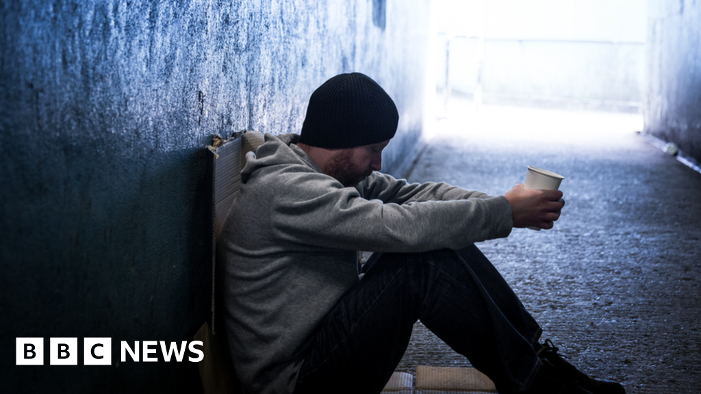 Hundreds of Leicester homeless moved to longerterm housing BBC News