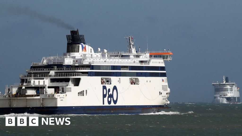 P&O cancels services and tells ships to stay in port