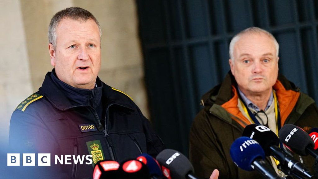 Датските власти казват те са осуетили планирана голяма терористична атака