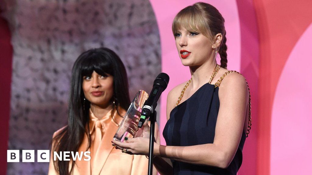 Taylor Swift Blasts Toxic Male Privilege During Woman Of