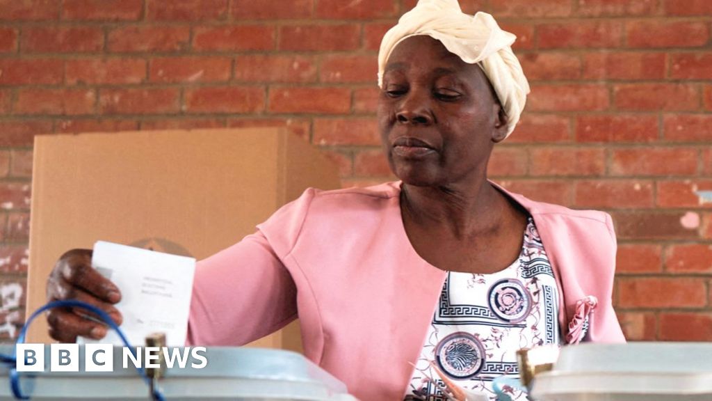 Zimbabwe election: Delays mar vote with large turnout