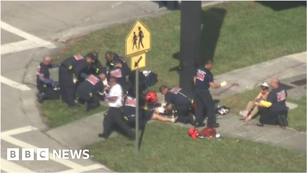 shooting school florida dead aftermath attack 17 bbc least