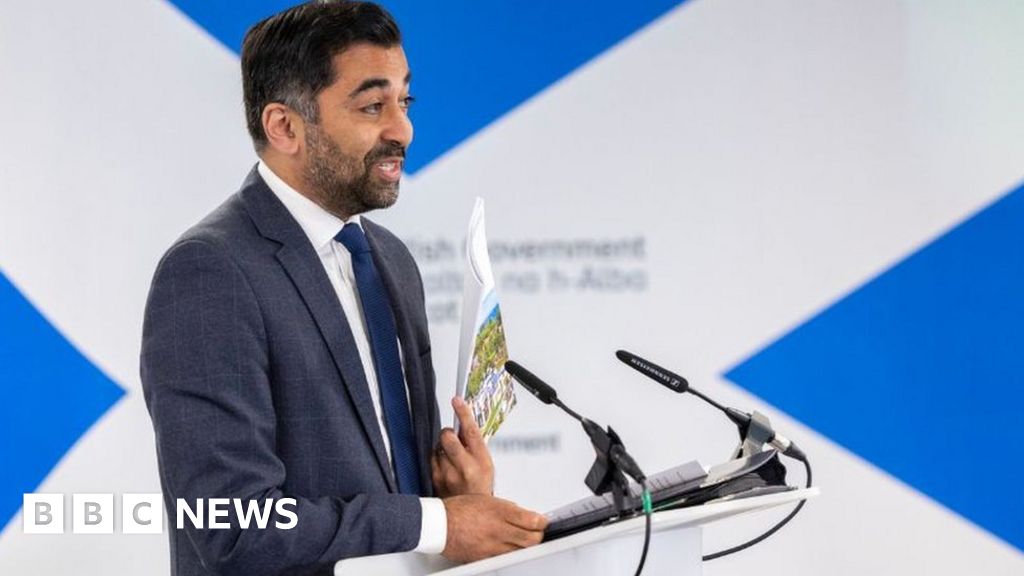 Humza Yousaf unveils plan for written constitution for Scotland