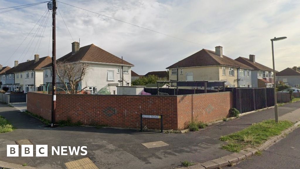 Gosport murder investigation Three charged over man's death BBC News