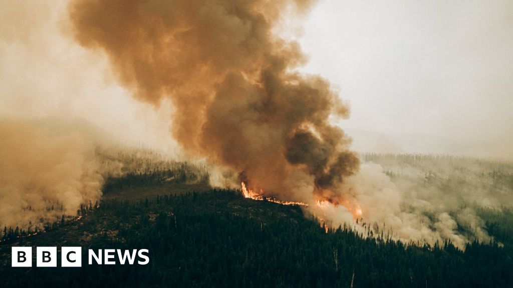 Los equipos de incendios forestales de Canadá están tratando de controlar lo incontrolable