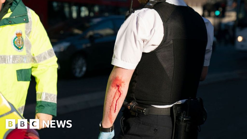 Met Police Racist Attacks On Officers Double New Figures Show 9150