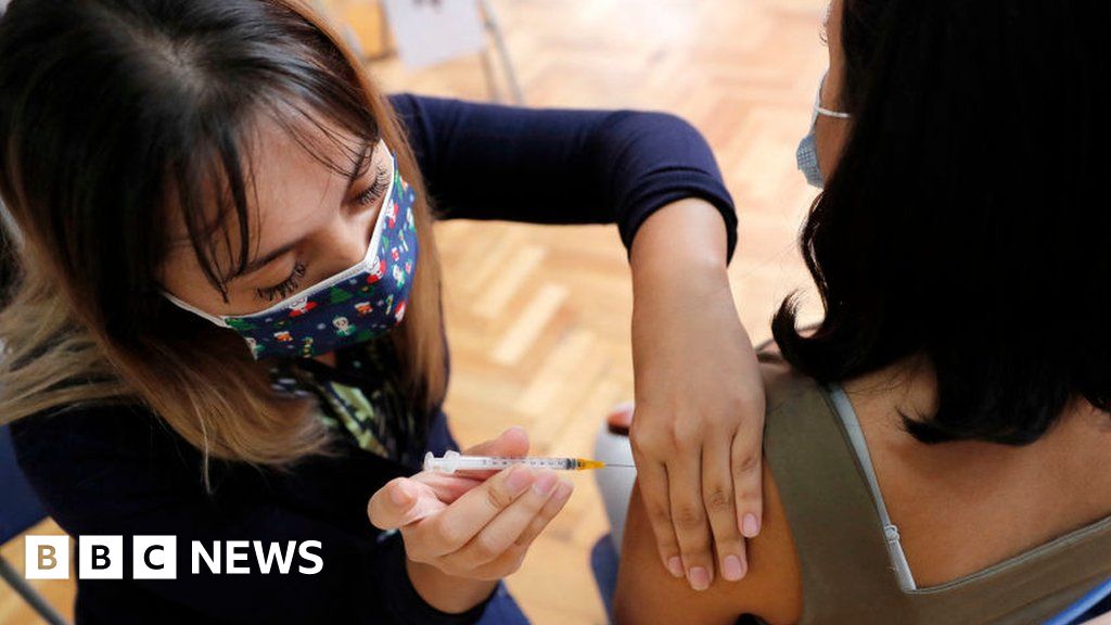 Covid: Chile starts fourth vaccine dose amid rise in cases