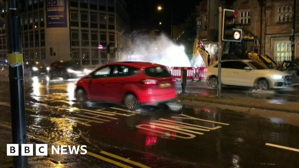 Burst water main causes travel chaos in Birmingham BBC News