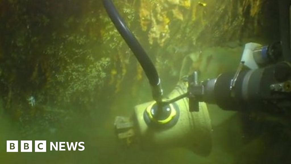 HMS Hood's bell unveiled 75 years after shelled ship sank BBC News