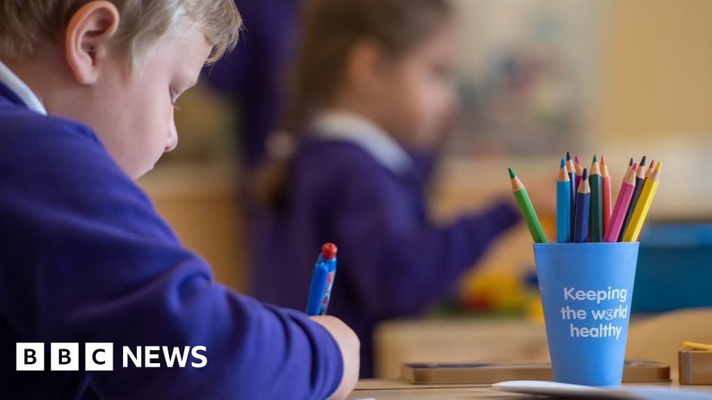 Covid: Scottish schools to start phased return this month