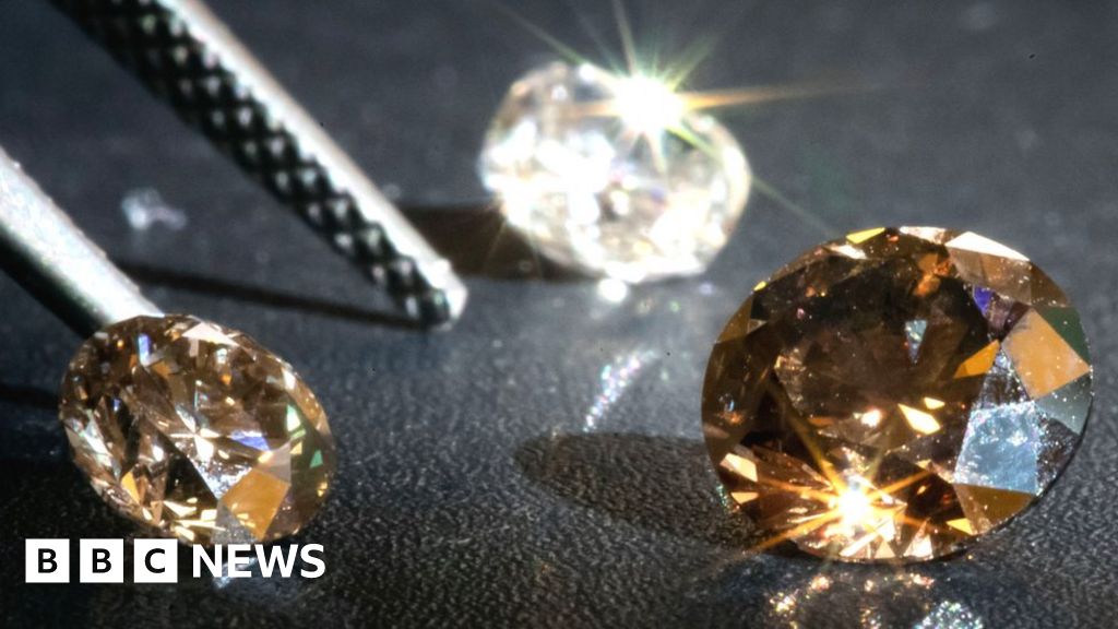 Christie's sells rare blue diamond for over $40m - BBC News