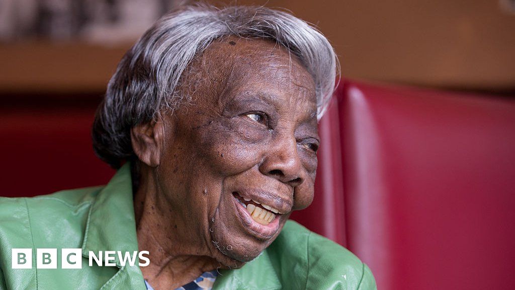 virginia-mclaurin-woman-who-danced-with-obamas-dies-at-113