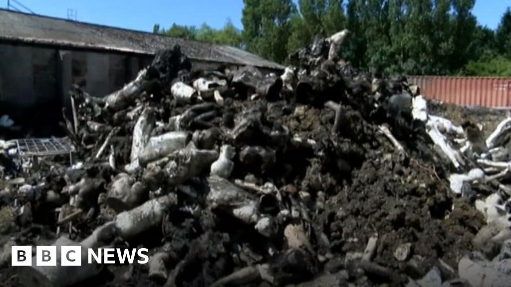 Vintage mannequins destroyed in Lincolnshire fire BBC News