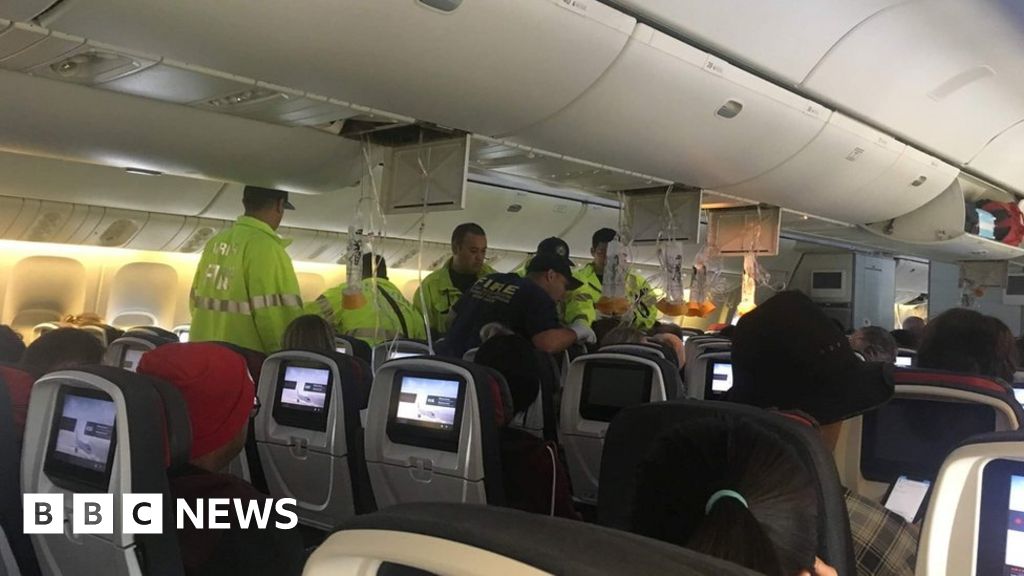 Turbulence injures 35 on Air Canada flight to Sydney