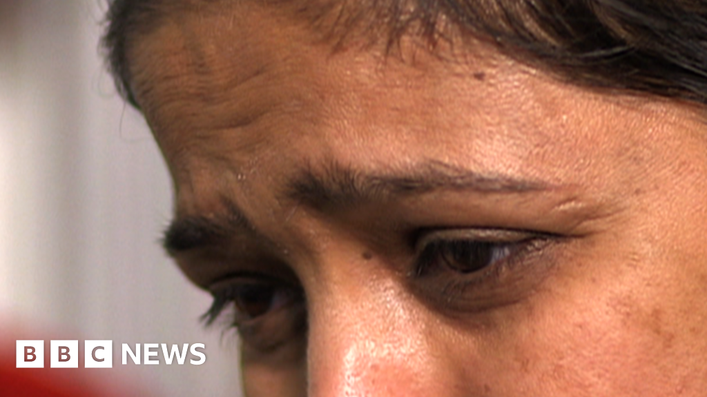 Abandoned Indian wife 'was treated like an animal' - BBC News