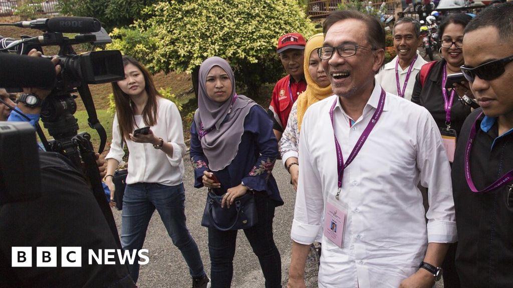 Anwar returns to front-line politics