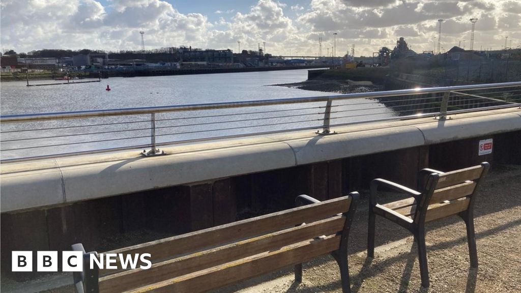 Ipswich's flood barrier viewpoint opens five years after completion