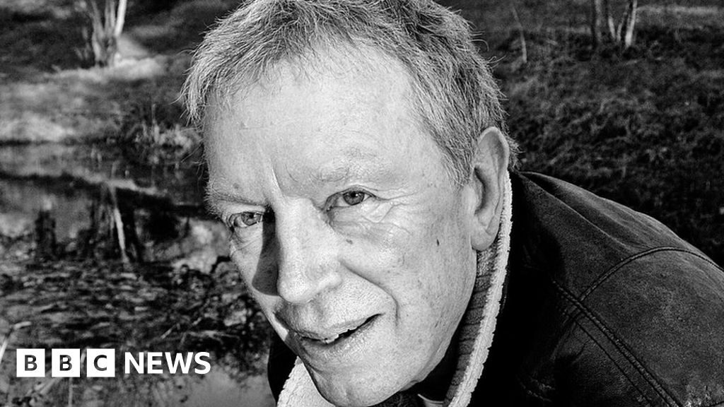 Theatre director Terry Hands dies aged 79 - BBC