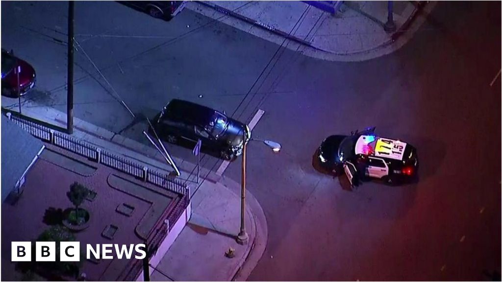 Female Driver Leads LA Police On A High-speed Chase - BBC News