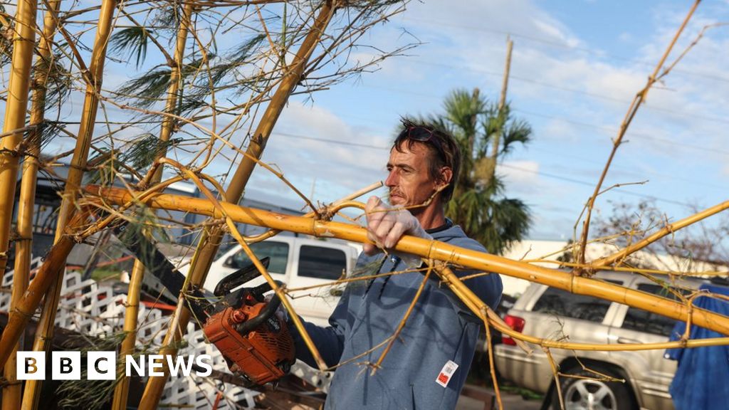 Hurricane Ian: Florida governor warns of 'historic' destruction