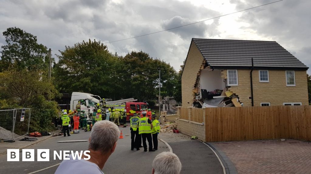 Barnsley lorry crash Man admits causing death of woman BBC News