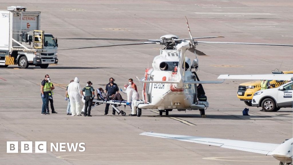 Spain migrants: Sole survivor rescued in dinghy in Atlantic