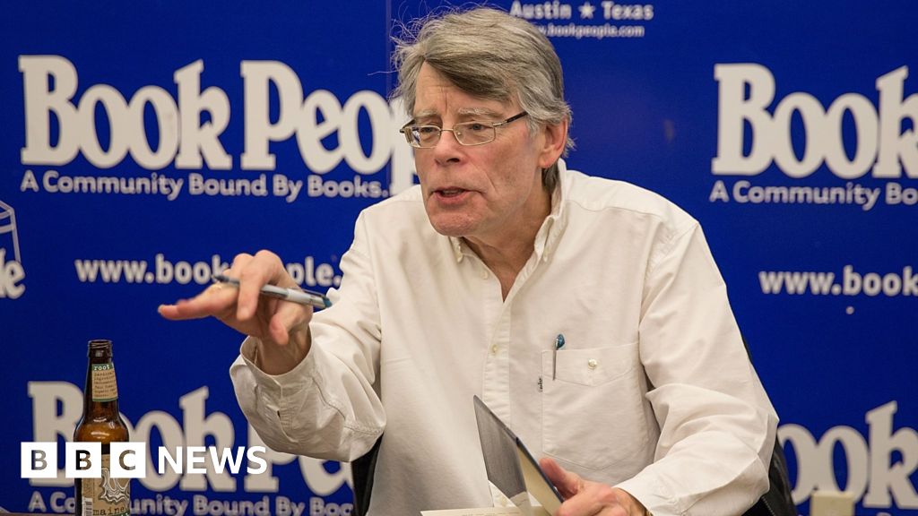 Stephen King testifies against merger of publishing giants