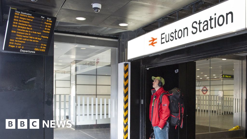 Grèves ferroviaires: les passagers ont été invités à ne pas voyager en train en raison des perturbations