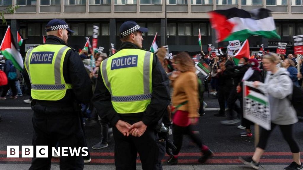 Police brace for largest pro-Palestinian protest and impose Cenotaph exclusion zone