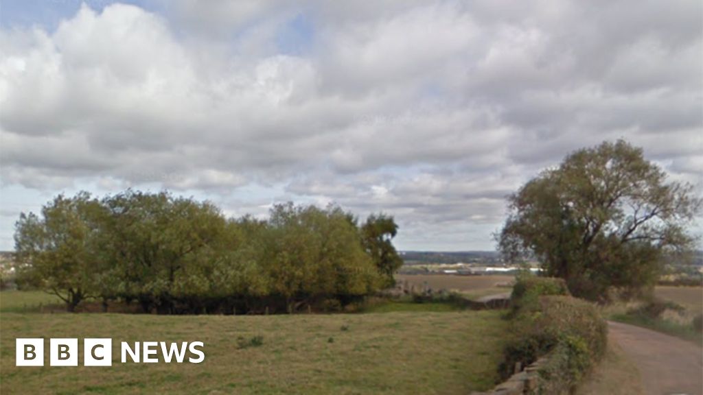 Man trampled to death by herd of cows in West Yorkshire(02)